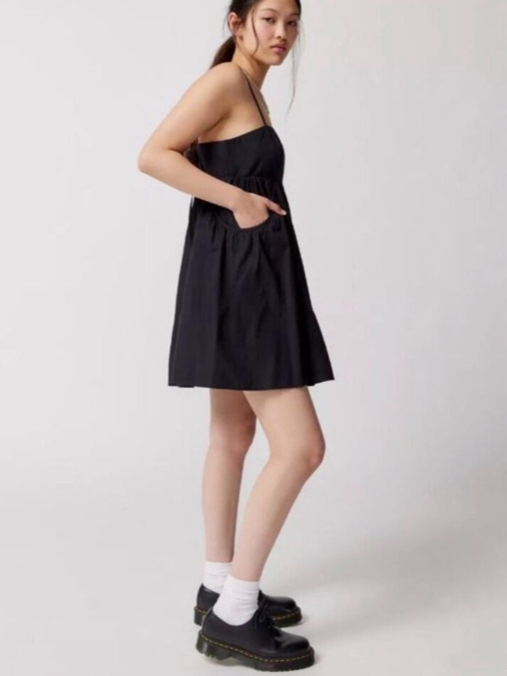 Urban Outfitters Theodora Poplin Mini Dress Size Small Black Pockets Open Back